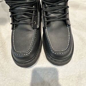 Hechos steel toe boots